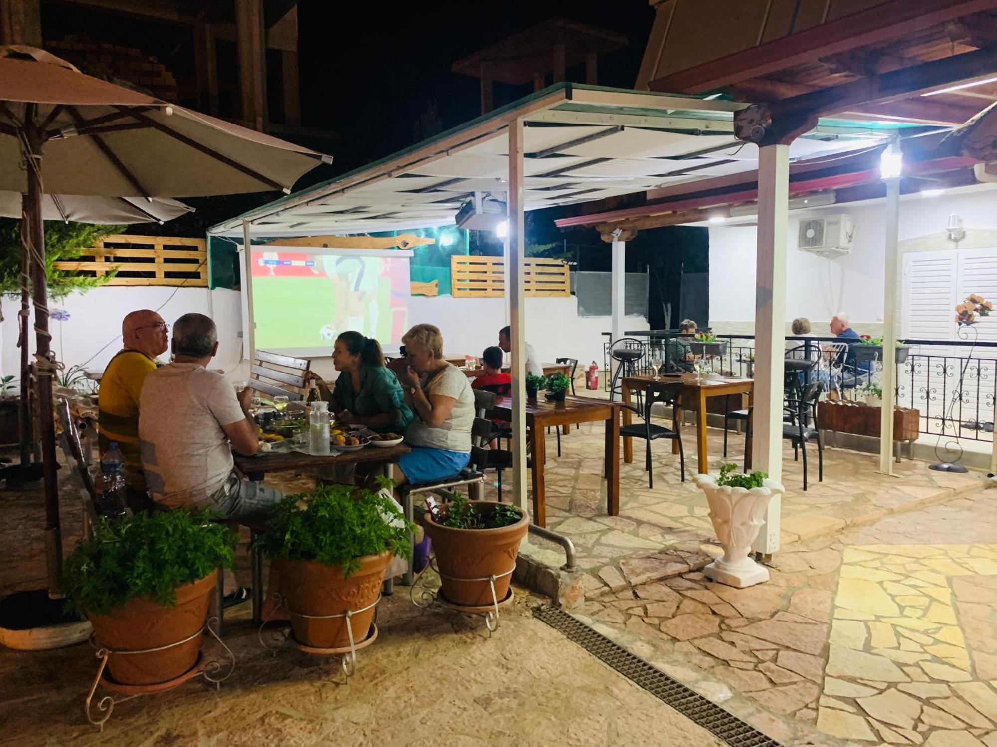 Cozy Veranda Kristian - Free Parking Ksamil Kültér fotó